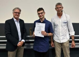 Karl-Heinz Schupp, Beirat der Dr. Hans Riegel-Stiftung, Jakob Feldner, Prof. Dr. Sonnewald, Deparmentsprecher Department Biologie (Foto: Harald Sippel, FAU)